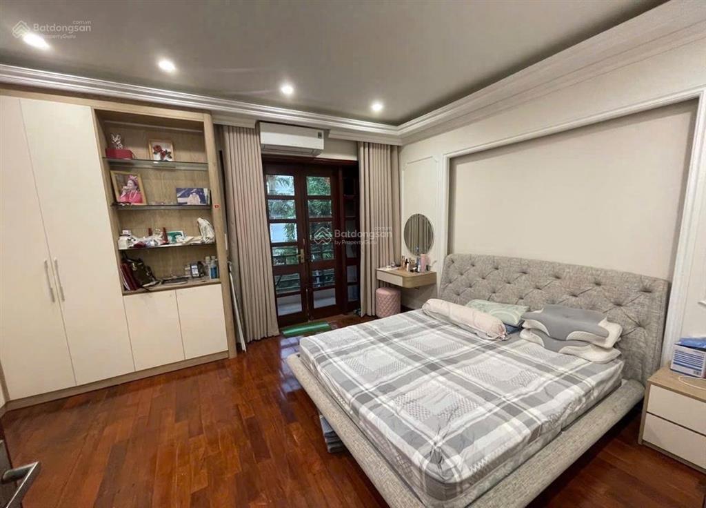 Bán nhanh biệt thự phân lô hoàng hoa thám, ô tô đỗ cửa, thang máy, full nội thất. an ninh 24/7