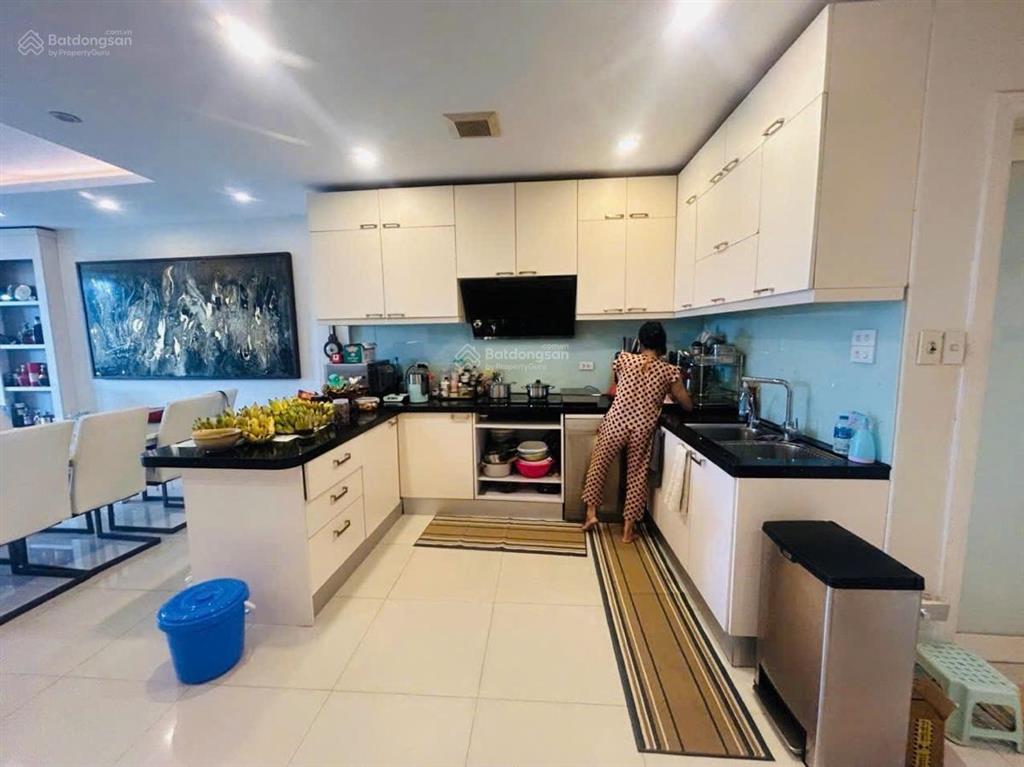 Bán nhà mặt phố mai anh tuấn, view hồ hoàng cầu 10 tầng lô góc 3 mặt thoáng
