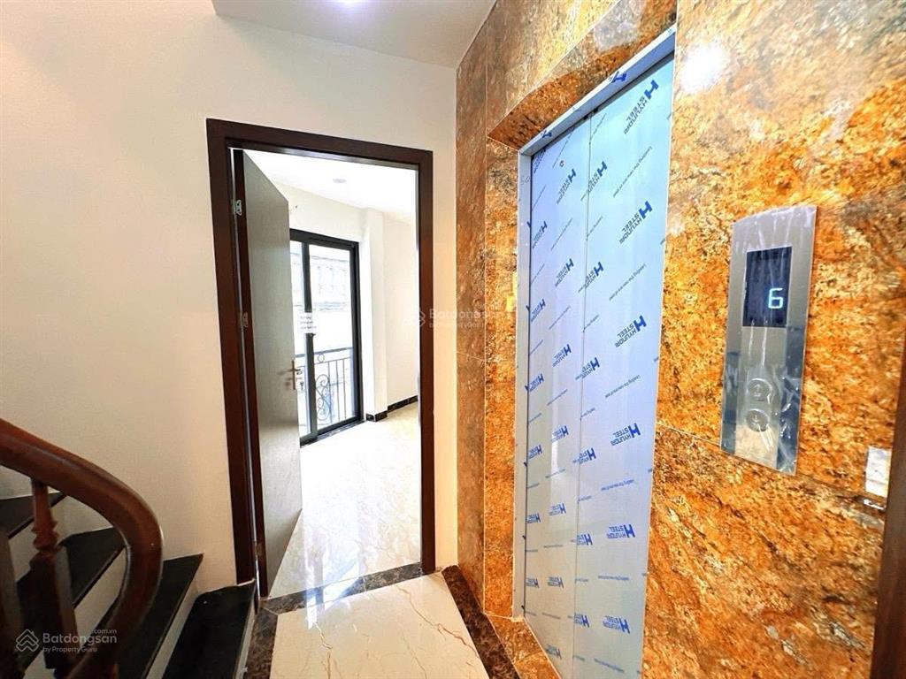 Nhà hoàng quốc việt 6 tầng thang máy view hồ gara ô tô kinh doanh