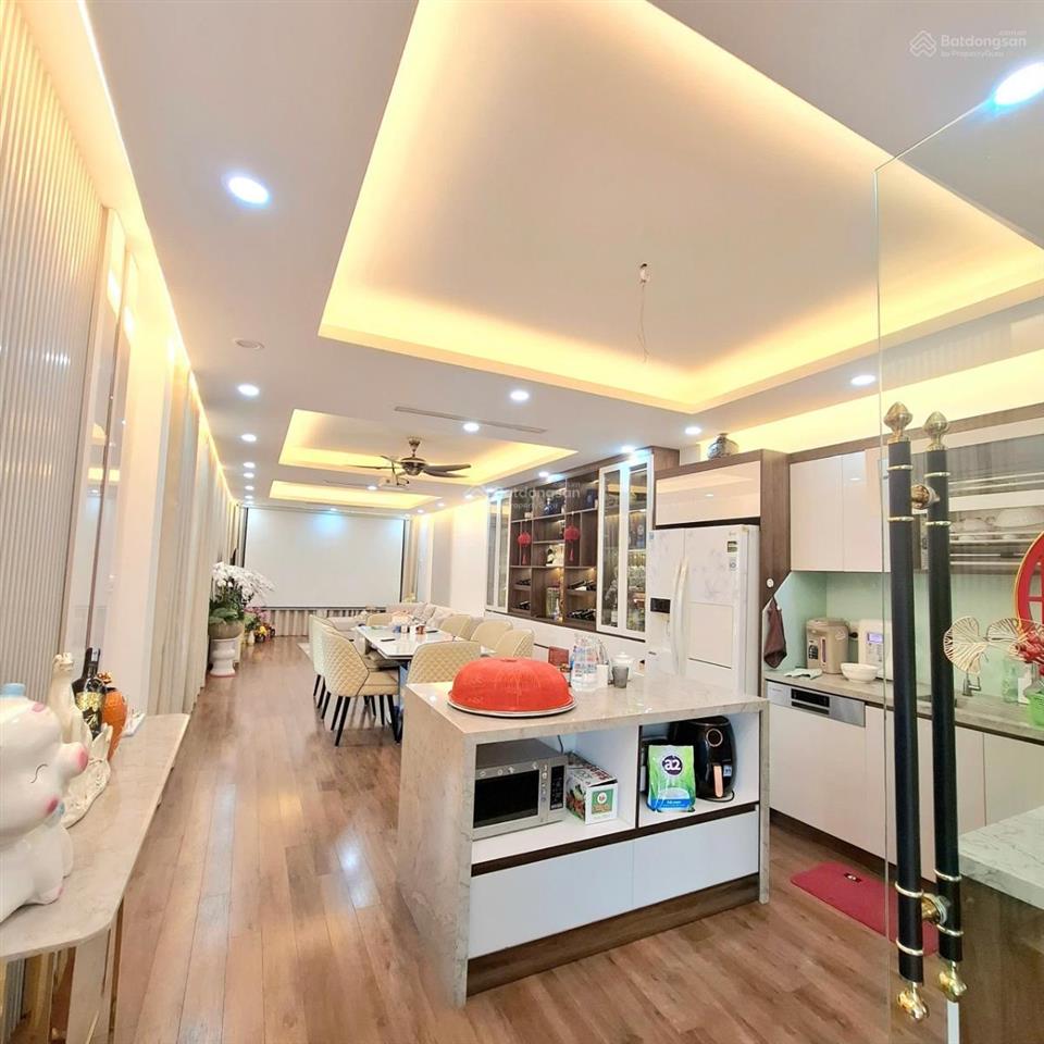 Tòa nhà vương thừa vũ 8 tầng thang máy 3 mặt thoáng ô tô ở kết hợp văn phòng