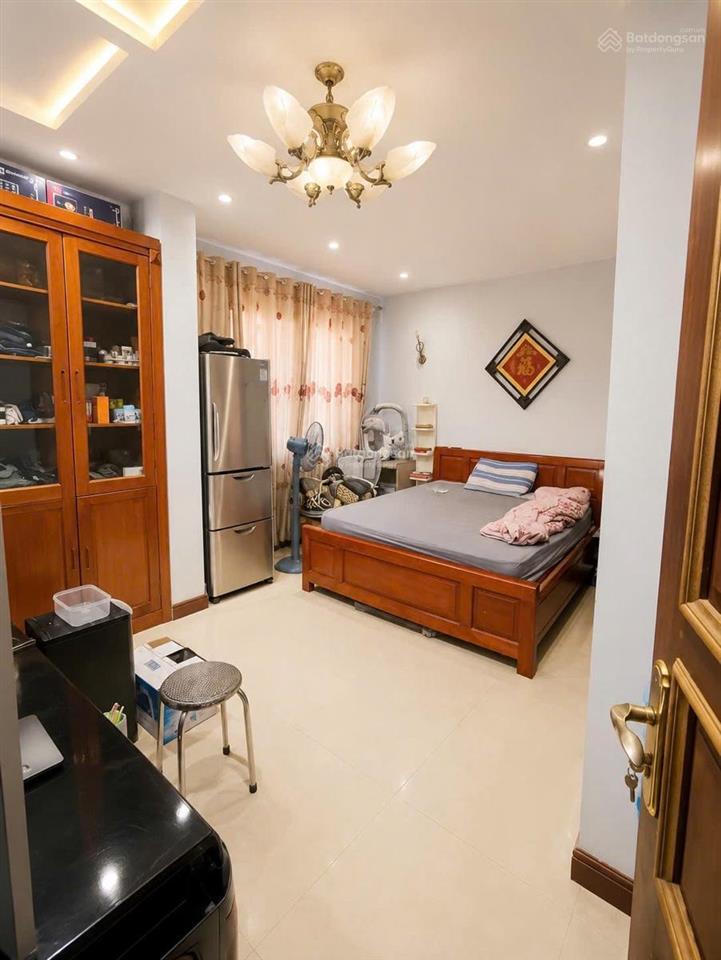 Nhà phân lô trần quốc hoàn, cầu giấy  90m2  7 tầng  mt 8,4m  2 thoáng  ô tô tránh