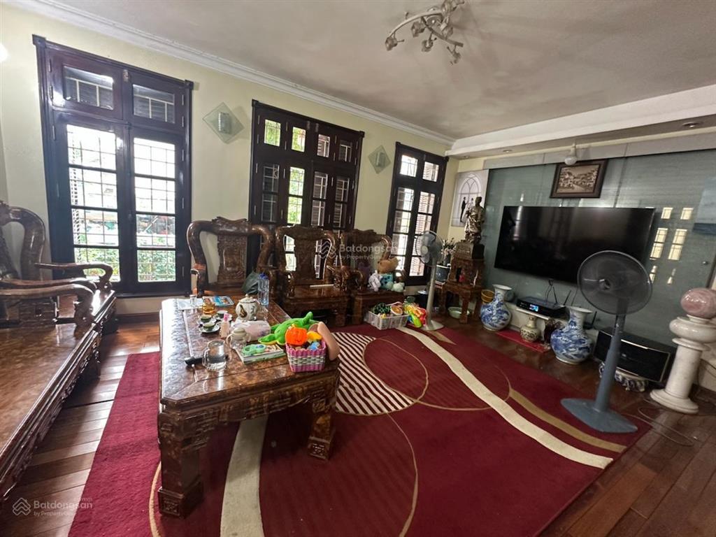 Nhà phân lô trần quốc hoàn, cầu giấy  90m2  7 tầng  mt 8,4m  2 thoáng  ô tô tránh