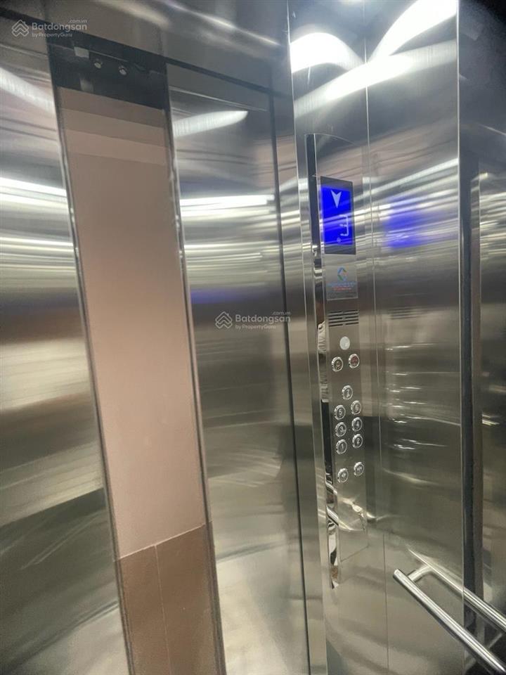Chính chủ, bán gấp nhà 50m2  8 tầng thang máy  8 phòng ngủ  cách ô tô 30m  view hồ tây  19,5 t