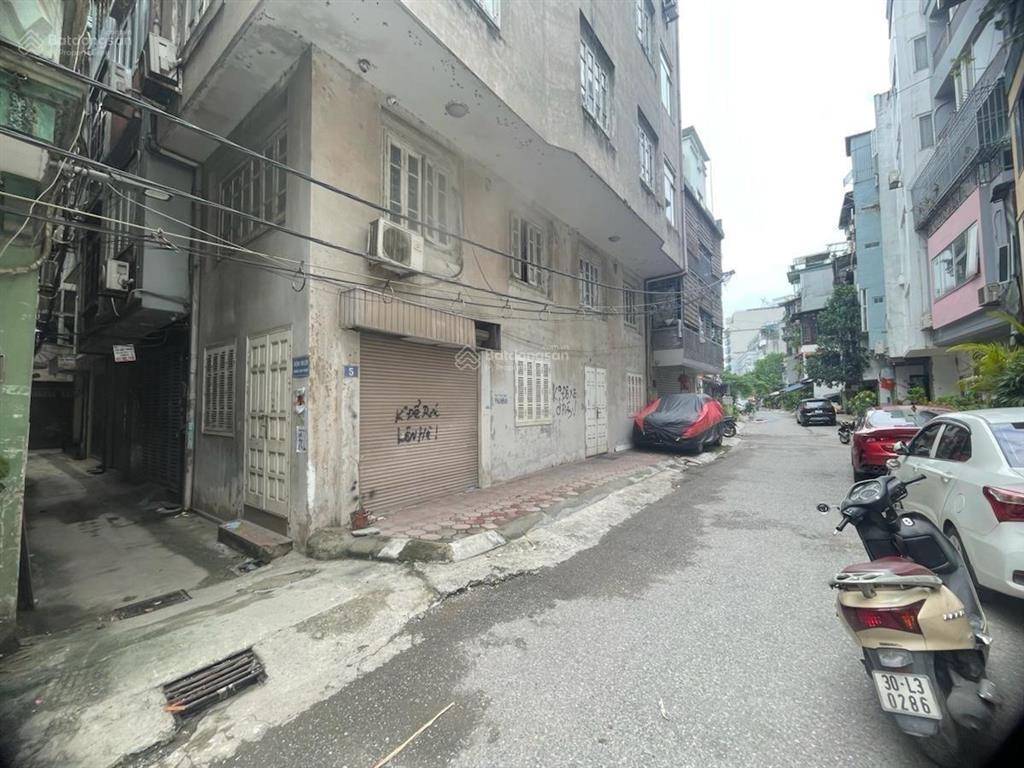 Chính chủ, bán gấp nhà 50m2  8 tầng thang máy  8 phòng ngủ  cách ô tô 30m  view hồ tây  19,5 t