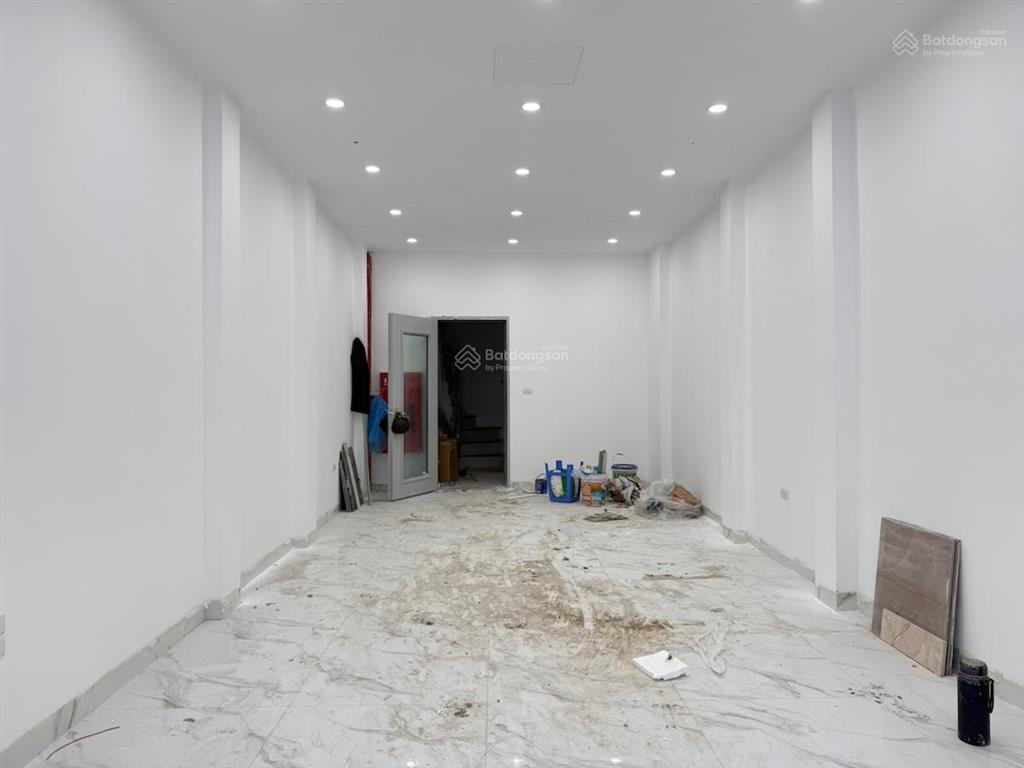 Gấp, bán nhanh trong tháng 9  toà building 7 tầng thang máy mới xây mặt phố thuỵ khuê