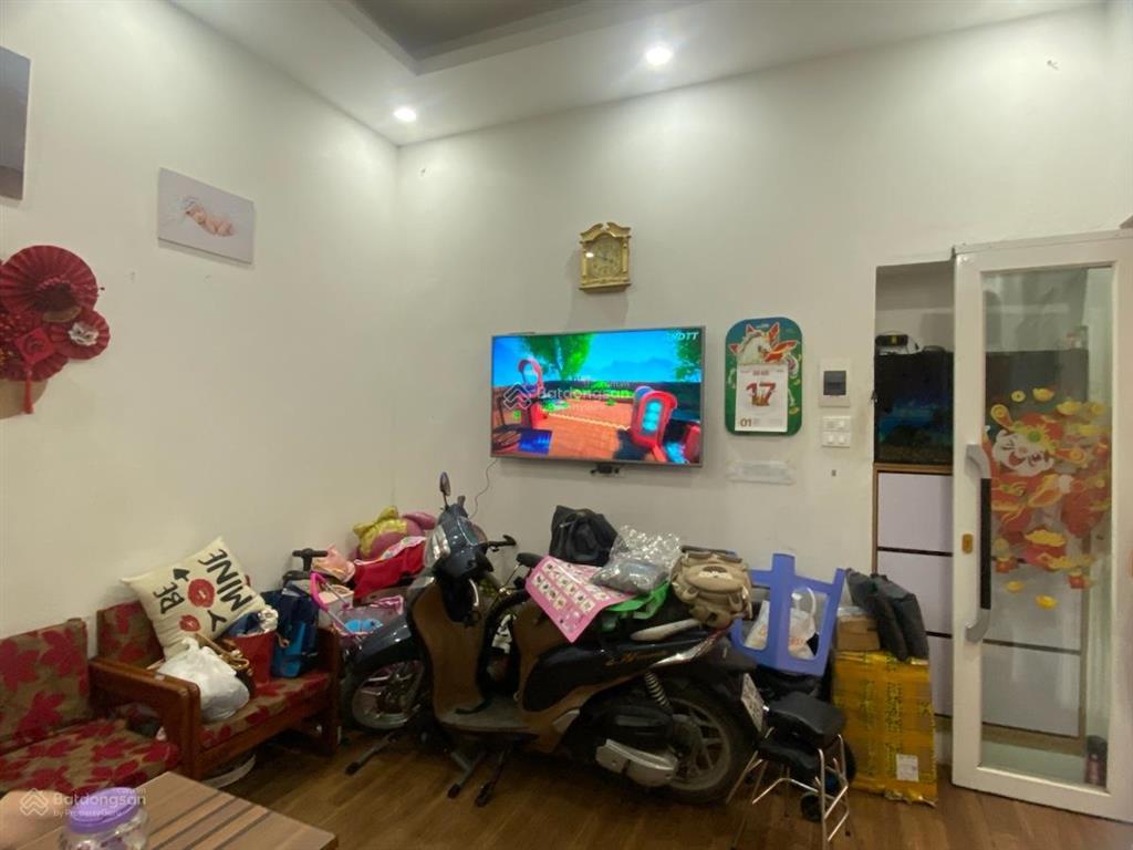 5,5tỷ  chính chủ, bán nhà hoàng hoa thám, ba đình  30m2mặt tiền 5,1m  4tầng  ngõ ba gác thông