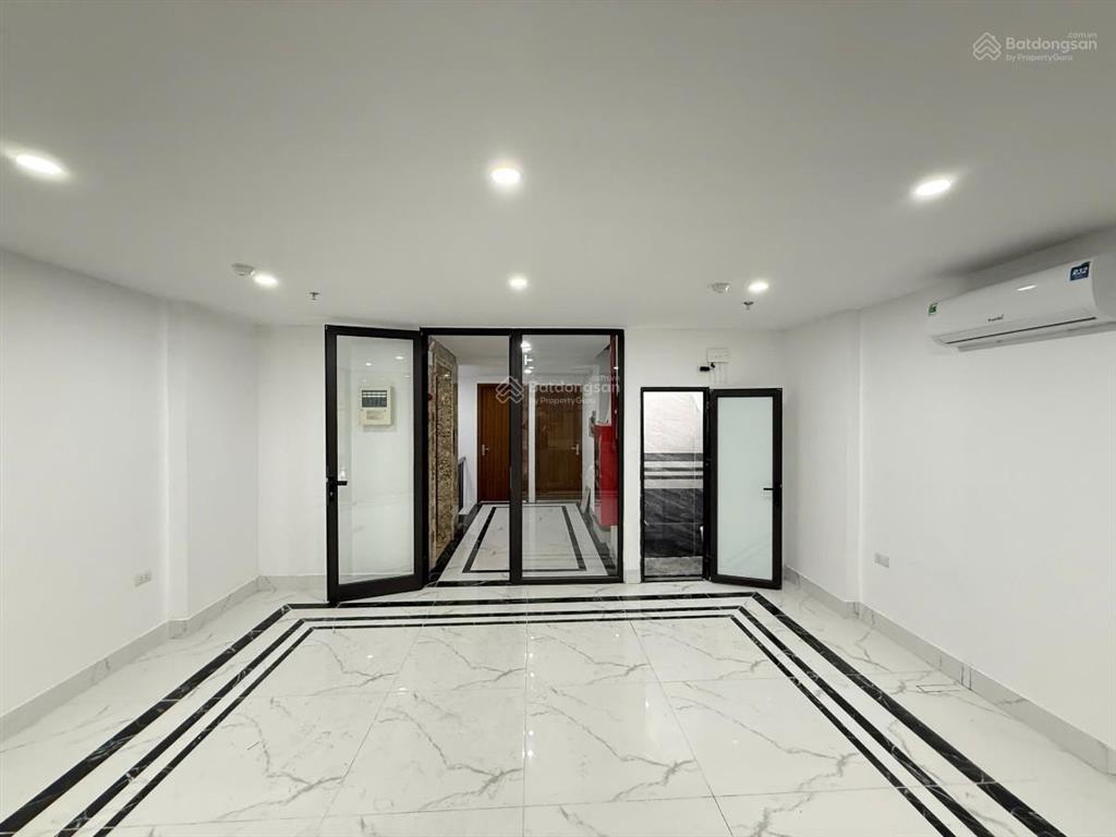 Chính chủ cần tiền bán ngay tòa chdv 110m2  10 tầng thang máy  32 căn hộ + shophouse  dòng tiền