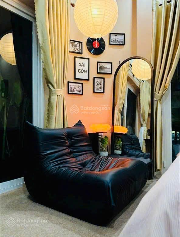 Nhà lô góc đ.hồ thị kỷ, q 10  6,4 tỷ