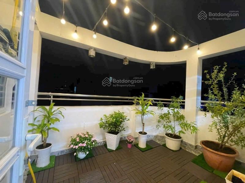 Nhà lô góc đ.hồ thị kỷ, q 10  6,4 tỷ