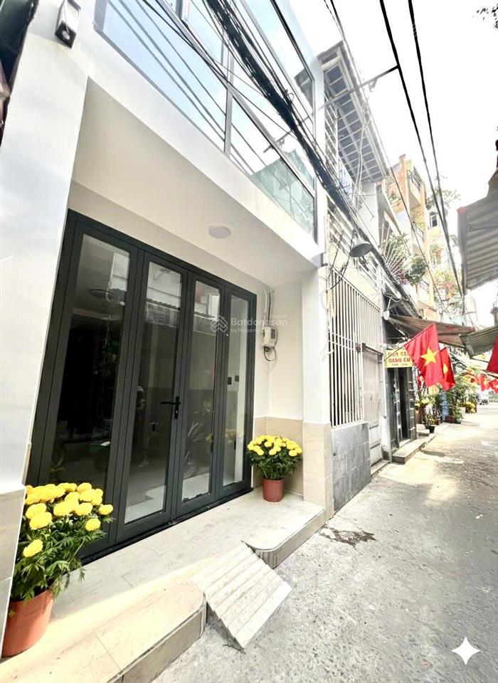 Nhà đẹp 3 tầng quận 1  6,2 tỷ