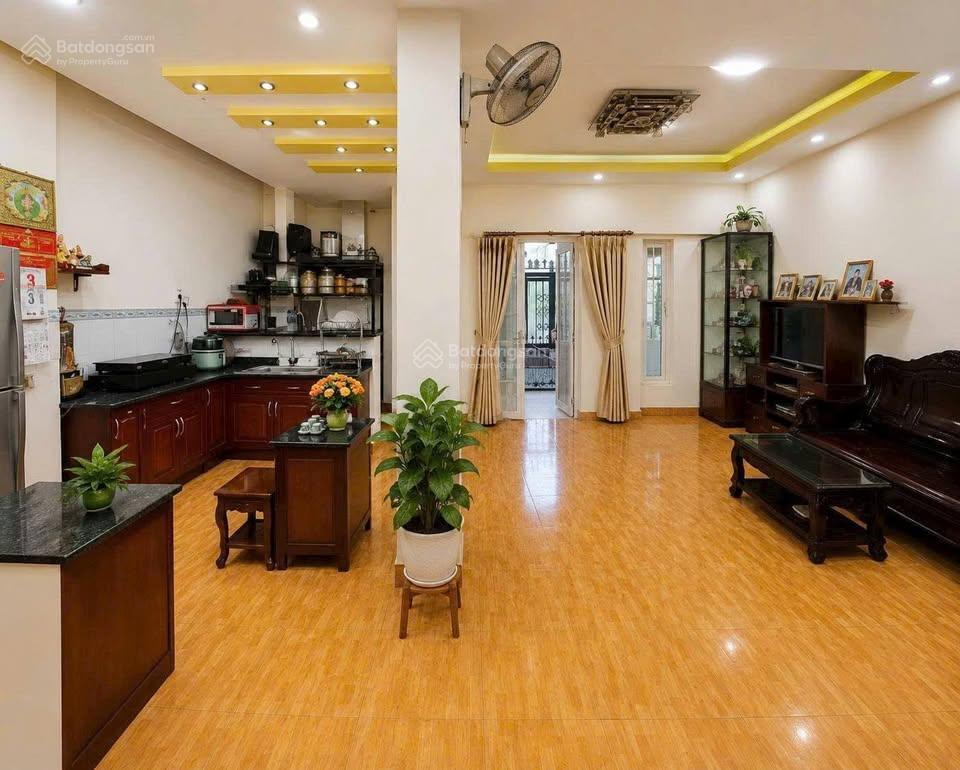 Bán nhà trung tâm quận 3, diện tích lớn  6,95 tỷ