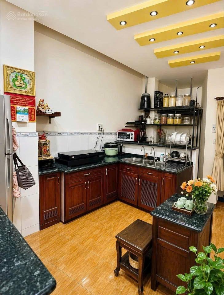 Bán nhà trung tâm quận 3, diện tích lớn  6,95 tỷ