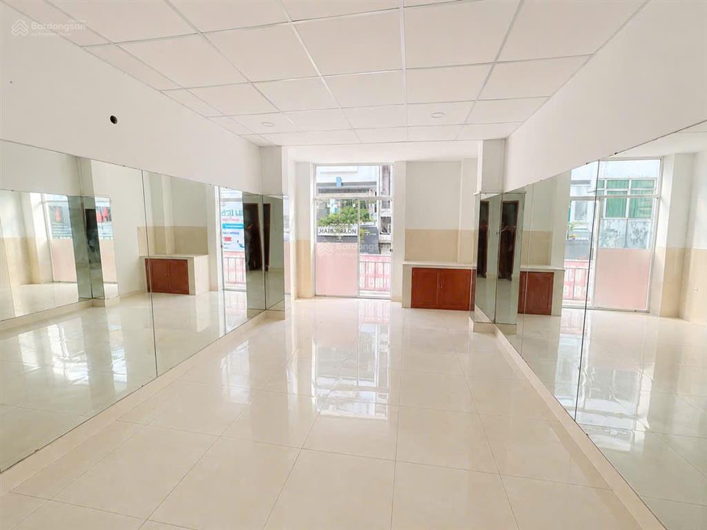 Cho thuê nhà nguyên căn kinh doanh đ. bàn cờ, q3  25 tr/tháng