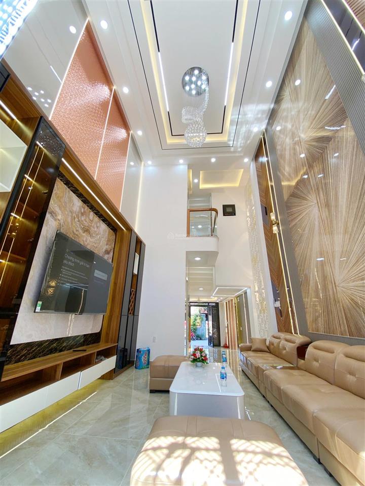 Nhà mới có thang máy 5 tấm full nội thất 4x20m. hẻm 10m đường lê trọng tấn giáp aeon tân phú