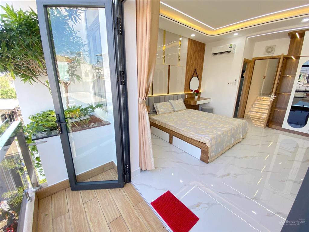 Nhà mới có thang máy 5 tấm full nội thất 4x20m. hẻm 10m đường lê trọng tấn giáp aeon tân phú