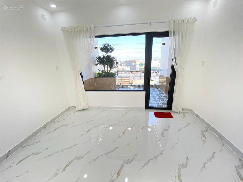 Nhà mới có thang máy 5 tấm full nội thất 4x20m. hẻm 10m đường lê trọng tấn giáp aeon tân phú