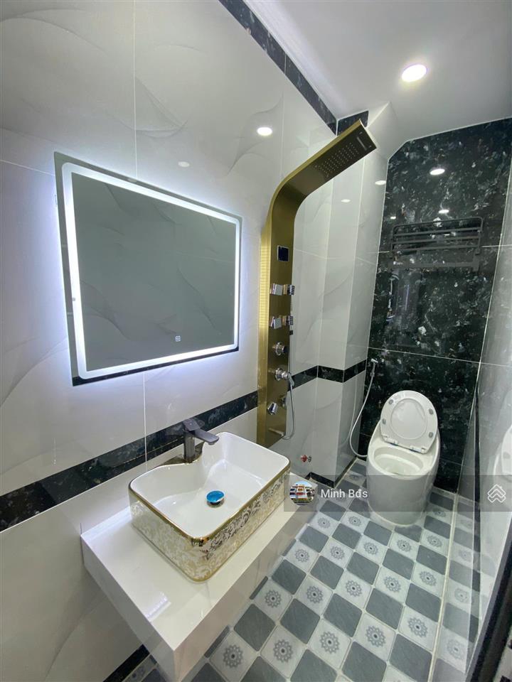 Nhà góc 2 mặt tiền có thang máy full nội thất 4x16m 5 tầng, hẻm 8m đường gò xoài thông qua tktq
