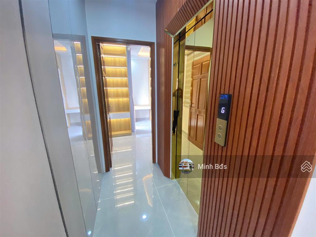 Nhà góc 2 mặt tiền có thang máy full nội thất 4x16m 5 tầng, hẻm 8m đường gò xoài thông qua tktq