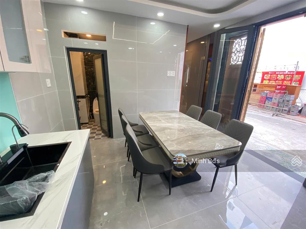 Nhà góc 2 mặt tiền có thang máy full nội thất 4x16m 5 tầng, hẻm 8m đường gò xoài thông qua tktq