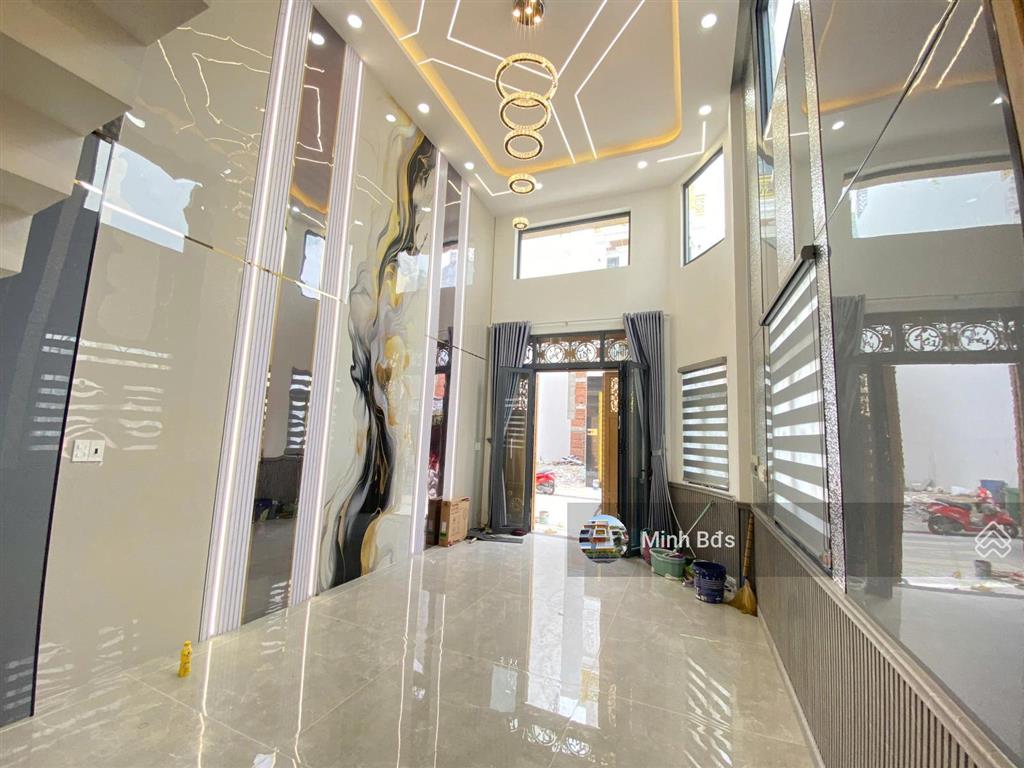 Nhà góc 2 mặt tiền có thang máy full nội thất 4x16m 5 tầng, hẻm 8m đường gò xoài thông qua tktq