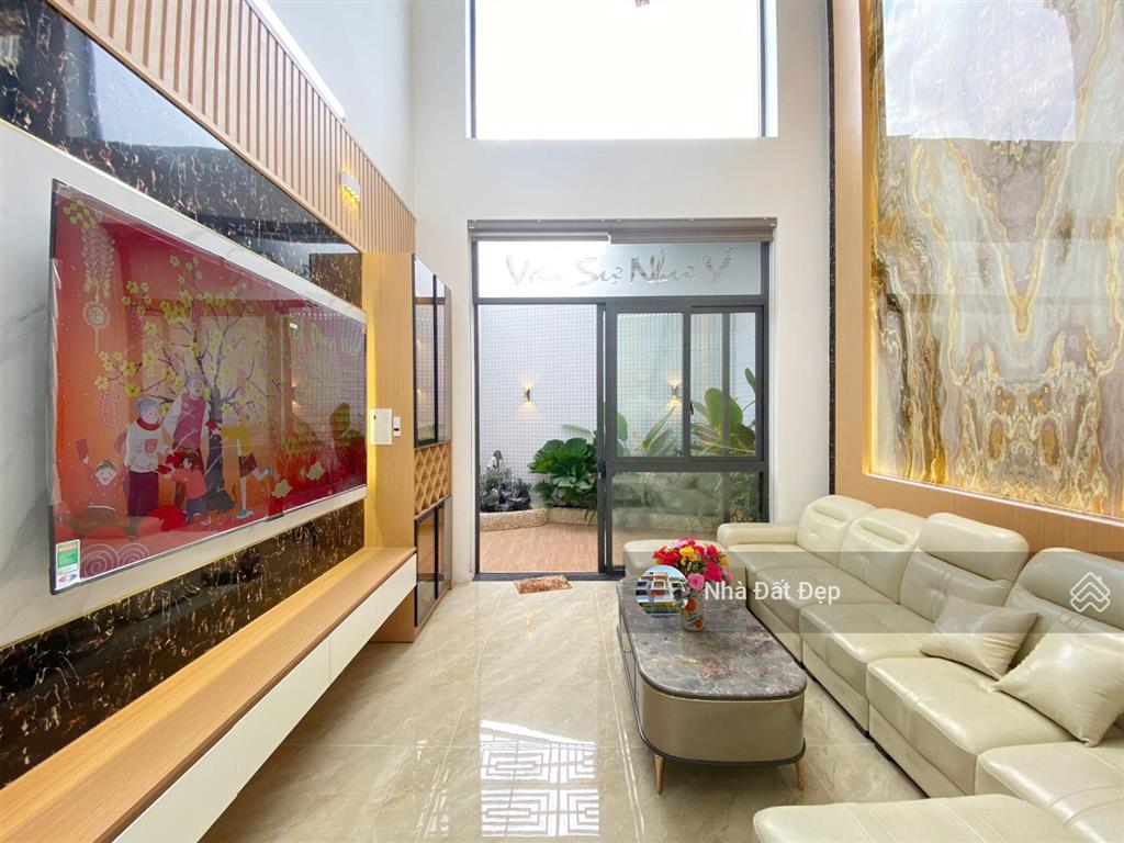 Nhà siêu đẹp 5 lầu, 4x25m full nội thất, có thang máy mặt tiền hương lộ 2  mã lò giáp q. tân phú