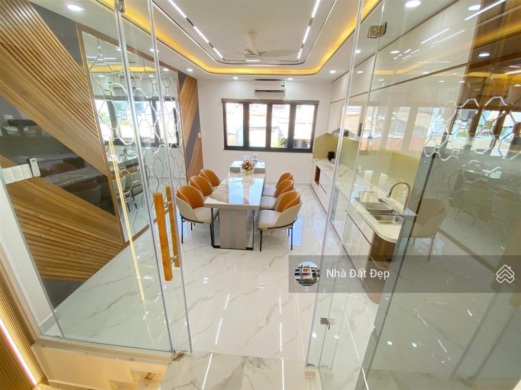 Nhà mới có thang máy 5 tấm full nội thất 4x20m. hẻm 10m đường lê trọng tấn giáp aeon tân phú
