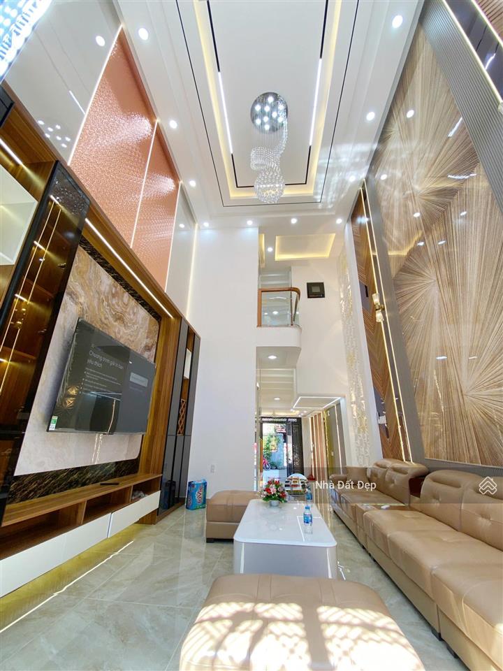 Nhà mới có thang máy 5 tấm full nội thất 4x20m. hẻm 10m đường lê trọng tấn giáp aeon tân phú