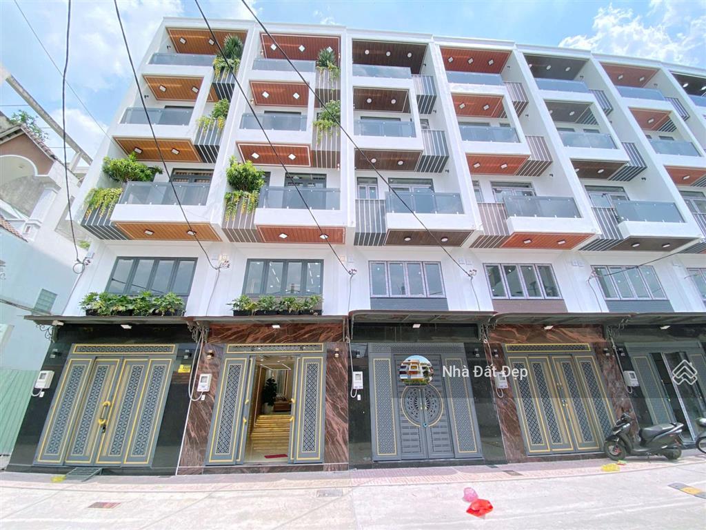 Nhà mới có thang máy 5 tấm full nội thất 4x20m. hẻm 10m đường lê trọng tấn giáp aeon tân phú
