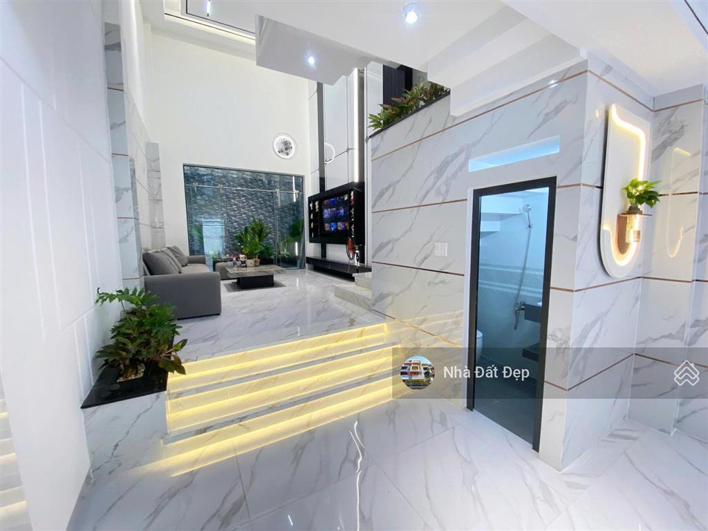 Nhà mới 5 tấm khu đồng bộ cao cấp, full nội thất 4x15m hẻm nhựa đẹp 8m 1 sẹc lê văn quới.