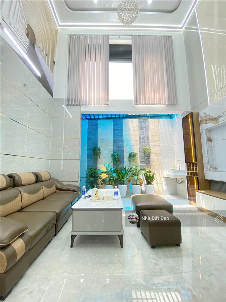 Nhà mới có thang máy full nội thất 4,5x14m, đúc 5 tấm hẻm 8m đường hương lộ 2 thông qua lê văn quới
