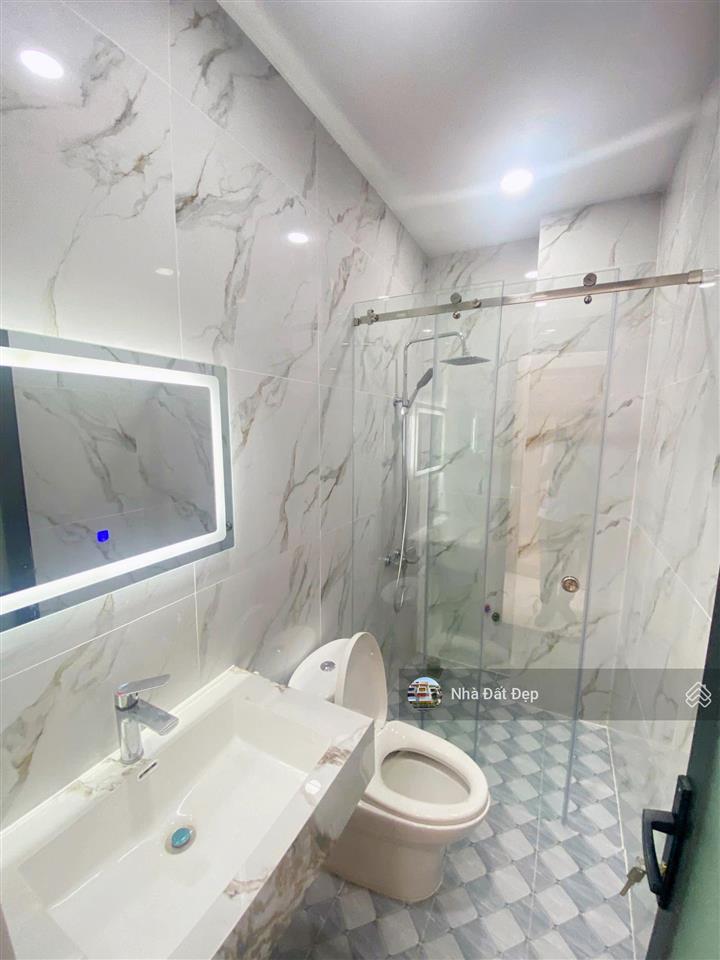 Nhà mới có thang máy full nội thất 4,5x14m, đúc 5 tấm hẻm 8m đường hương lộ 2 thông qua lê văn quới