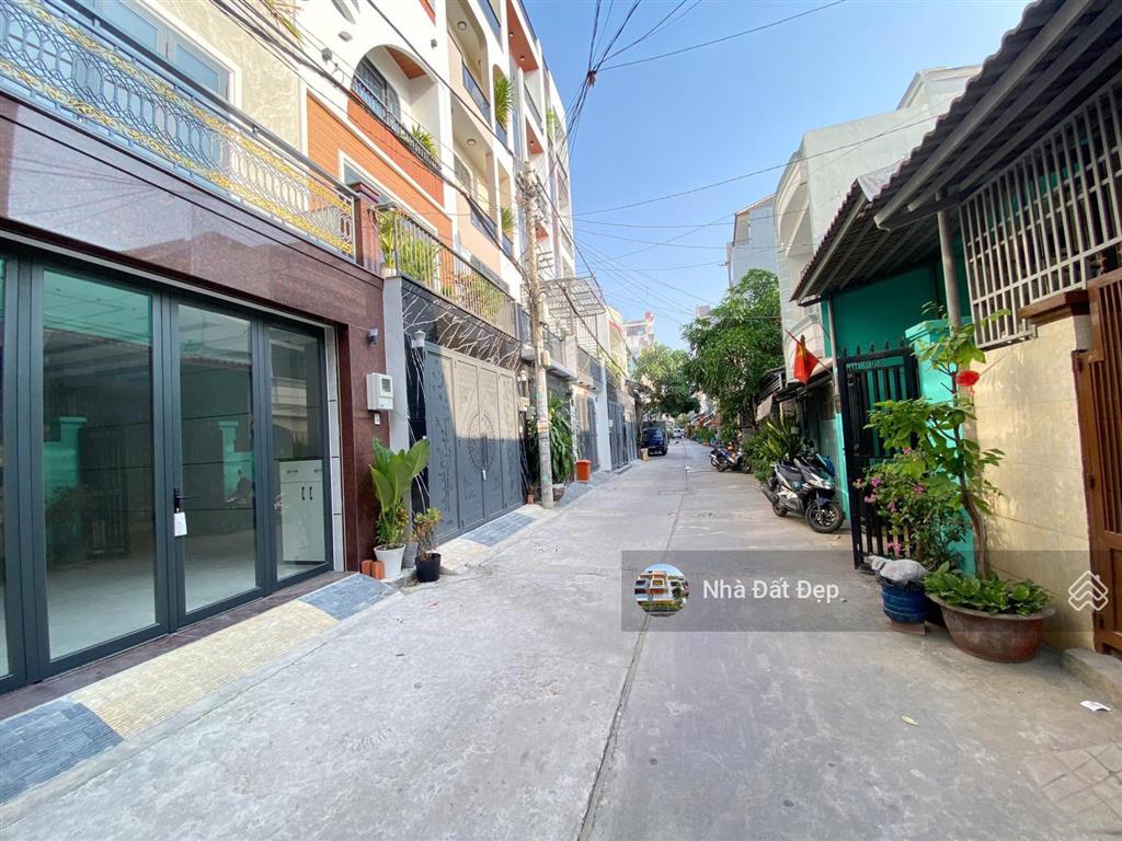 Nhà mới có thang máy full nội thất 4,5x14m, đúc 5 tấm hẻm 8m đường hương lộ 2 thông qua lê văn quới