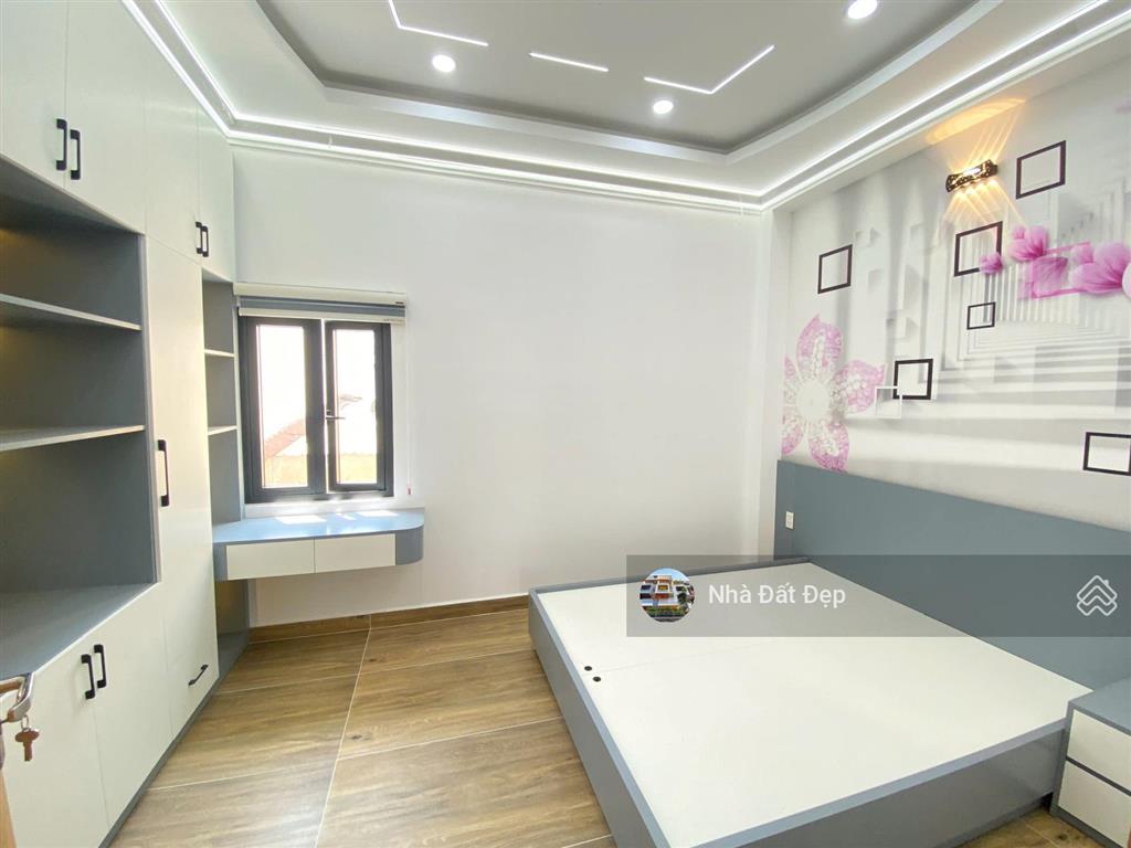 Nhà mới có thang máy full nội thất 4,5x14m, đúc 5 tấm hẻm 8m đường hương lộ 2 thông qua lê văn quới