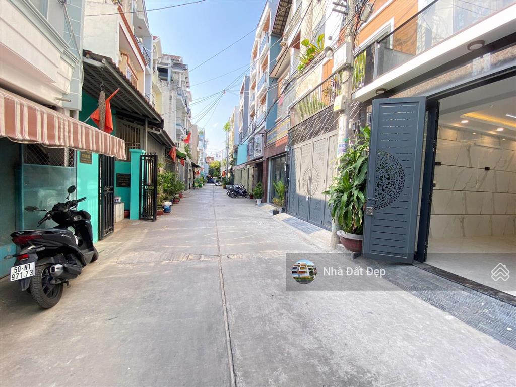 Nhà mới có thang máy full nội thất 4,5x14m, đúc 5 tấm hẻm 8m đường hương lộ 2 thông qua lê văn quới