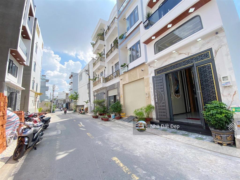 Nhà mới có thang máy khu đồng bộ 5 tấm đường nhựa đẹp 8m, full nội thất 4x15m đường hương lộ 2