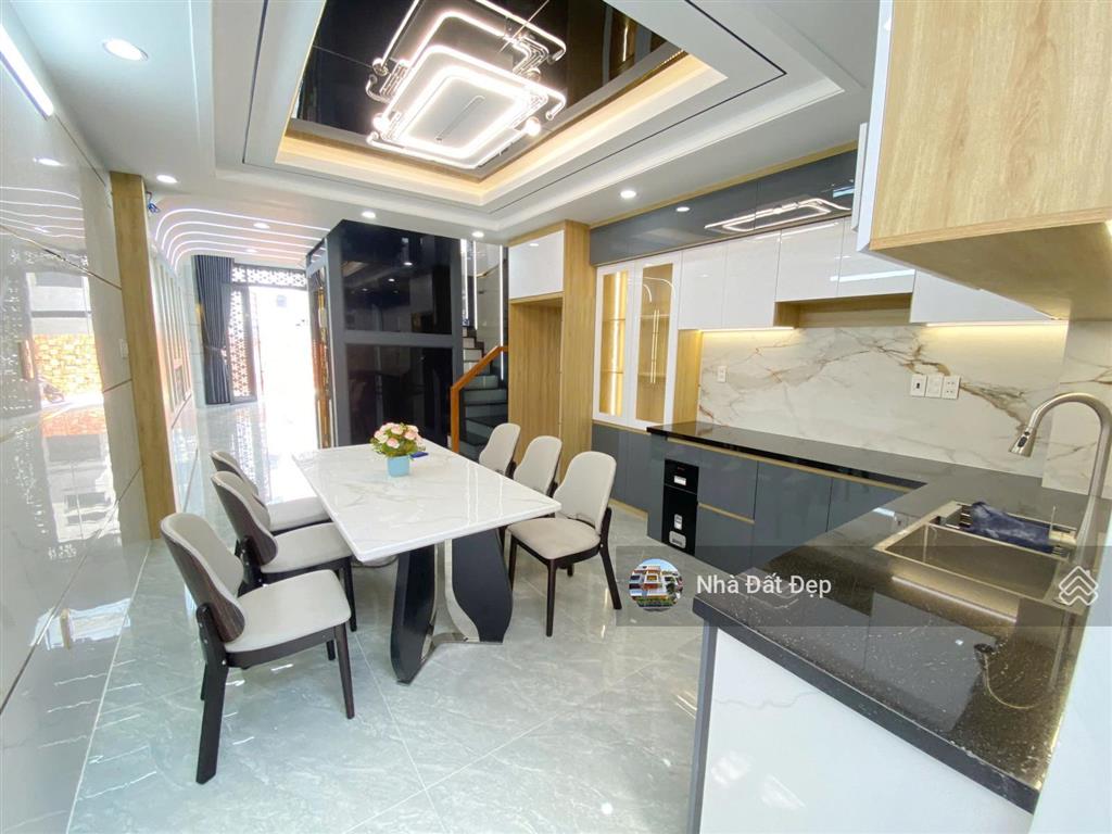 Nhà mới có thang máy khu đồng bộ 5 tấm đường nhựa đẹp 8m, full nội thất 4x15m đường hương lộ 2