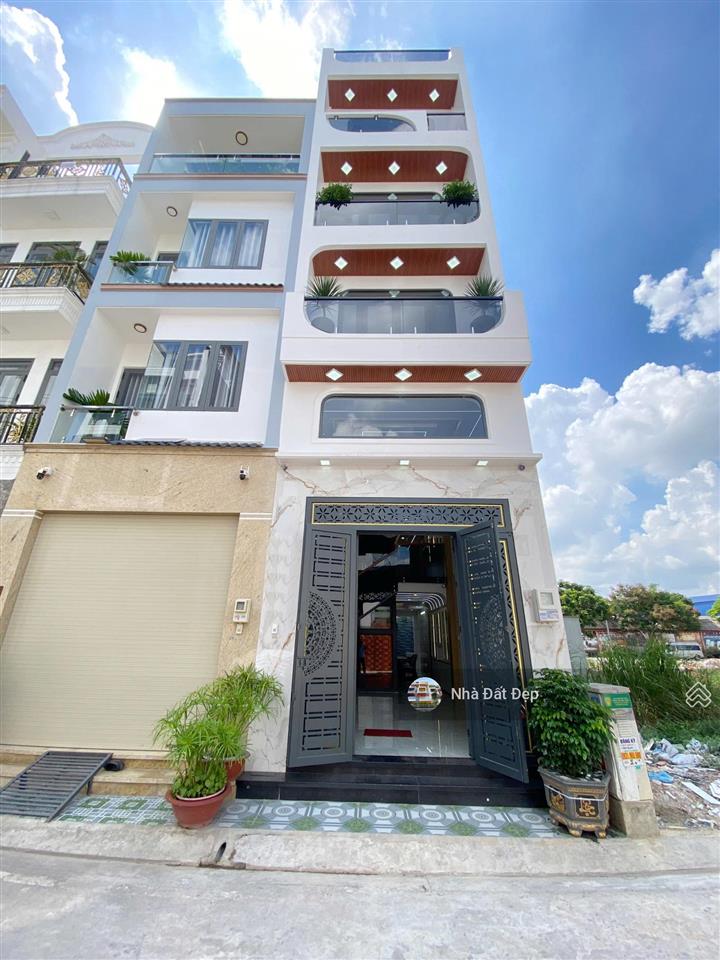Nhà mới có thang máy khu đồng bộ 5 tấm đường nhựa đẹp 8m, full nội thất 4x15m đường hương lộ 2