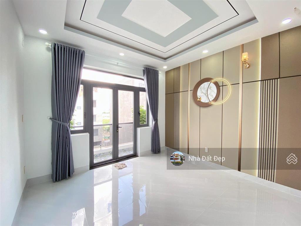Nhà mới có thang máy khu đồng bộ 5 tấm đường nhựa đẹp 8m, full nội thất 4x15m đường hương lộ 2