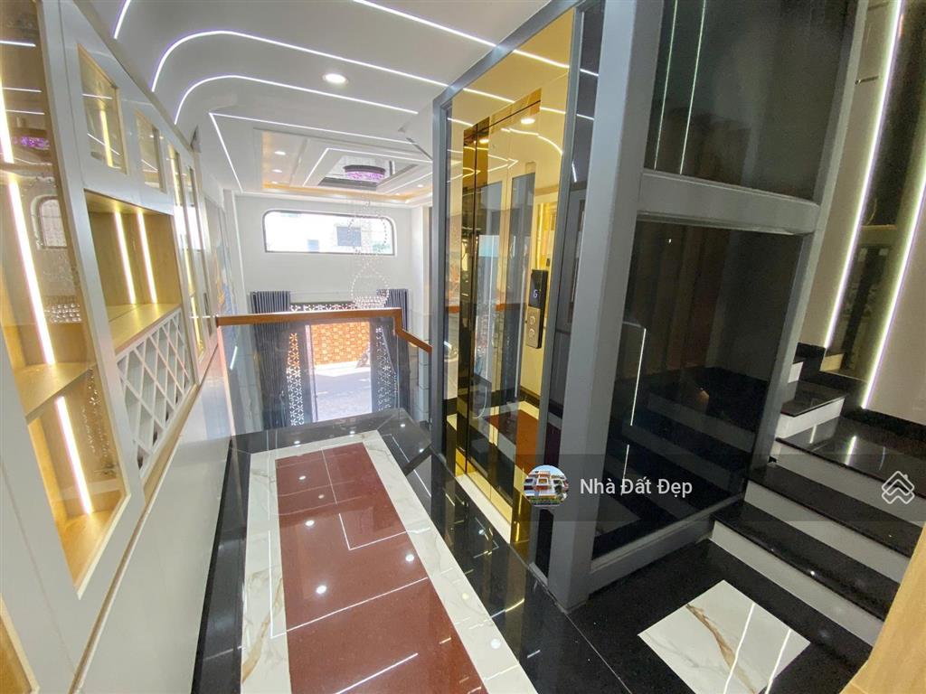 Nhà mới có thang máy khu đồng bộ 5 tấm đường nhựa đẹp 8m, full nội thất 4x15m đường hương lộ 2