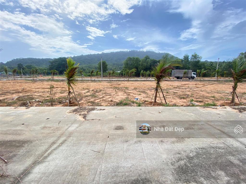 Cần bán thửa đất 500m2 sổ hồng riêng tại ấp đường bào, xã dương tơ gần biển giá đầu tư