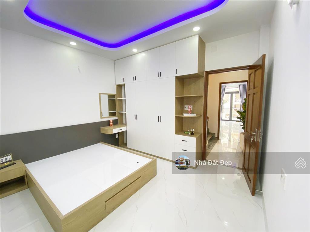 Nhà xây mới 5 tấm full nội thất, 4x13m hẻm đẹp 7m đường mã lò gần trường học, ubnd phường