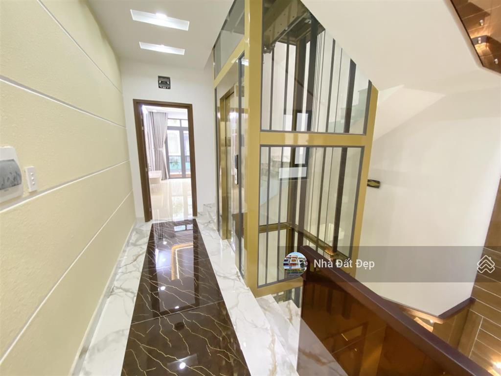 Nhà mới có thang máy 5 tấm đường nhựa đẹp 8m có vỉa hè full nội thất 4x18m đường tây lân