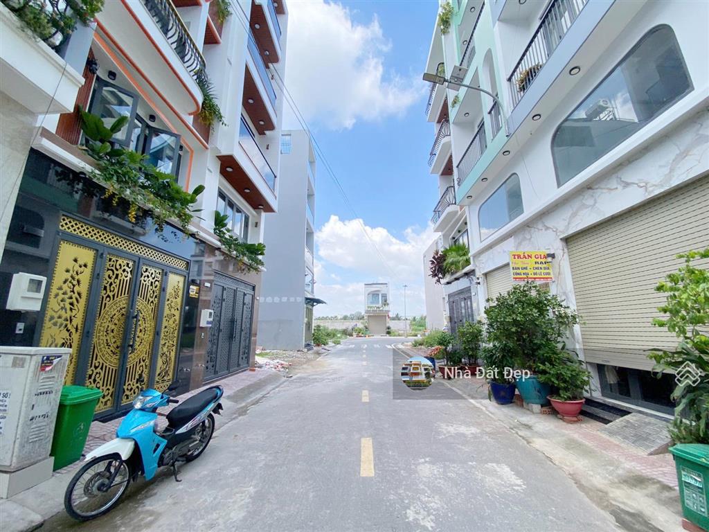 Nhà mới có thang máy 5 tấm đường nhựa đẹp 8m có vỉa hè full nội thất 4x18m đường tây lân