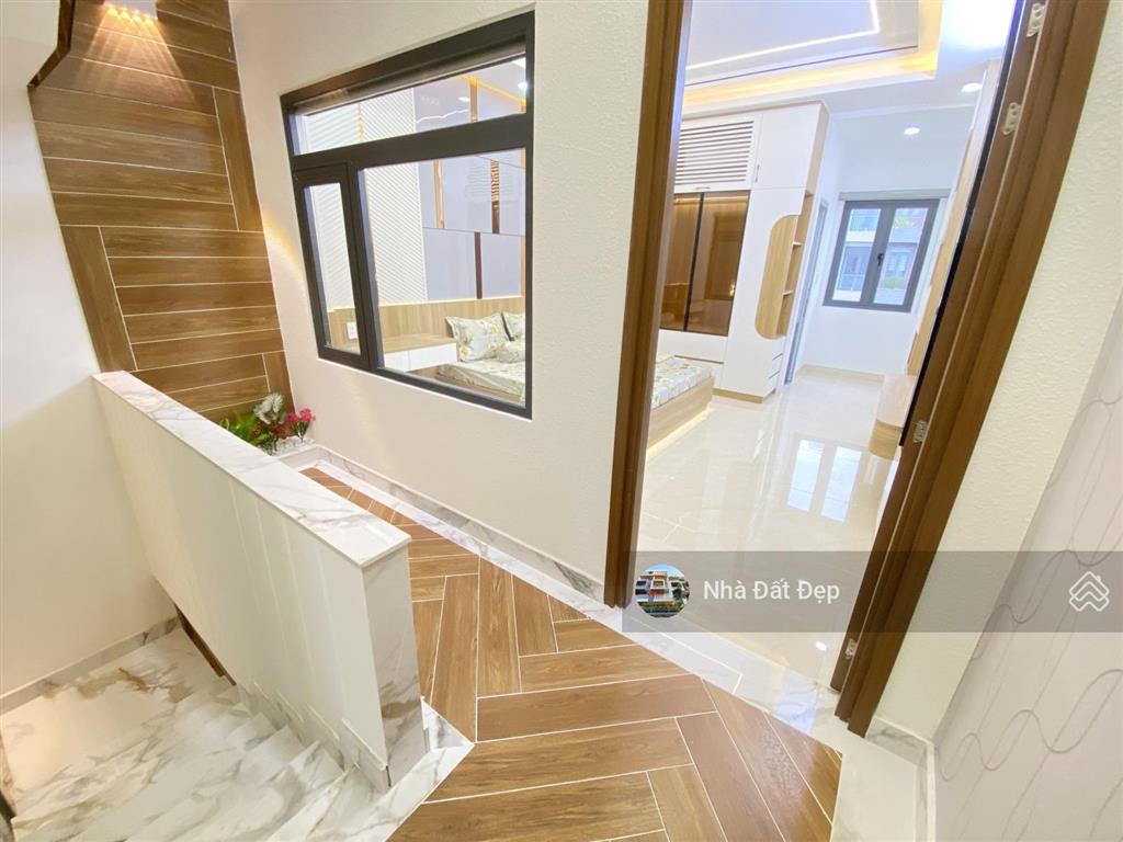 Nhà mới có thang máy 5 tấm đường nhựa đẹp 8m có vỉa hè full nội thất 4x18m đường tây lân