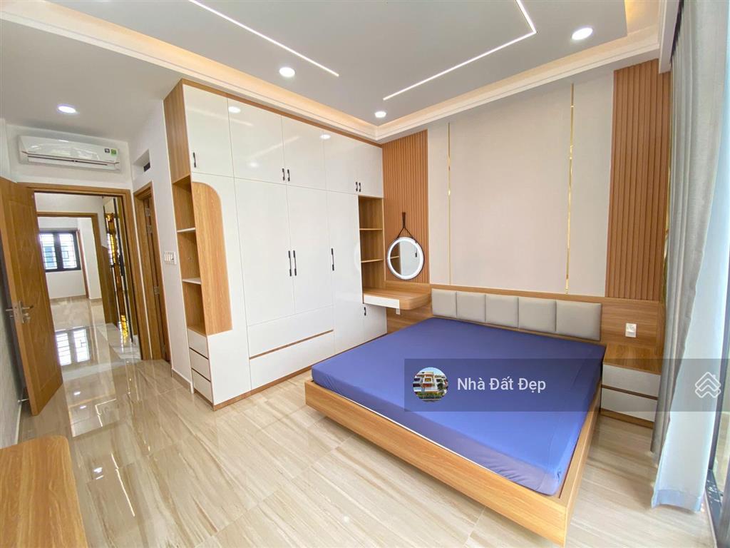 Nhà mới có thang máy 5 tấm đường nhựa đẹp 8m có vỉa hè full nội thất 4x15m đường hương lộ 2