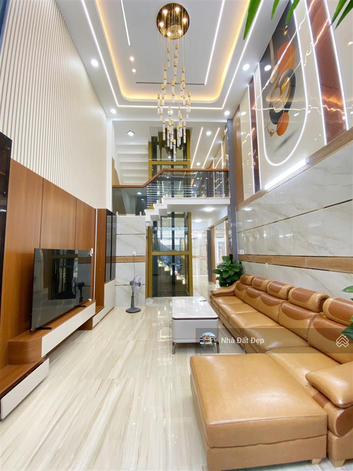 Nhà mới có thang máy 5 tấm đường nhựa đẹp 8m có vỉa hè full nội thất 4x15m đường hương lộ 2
