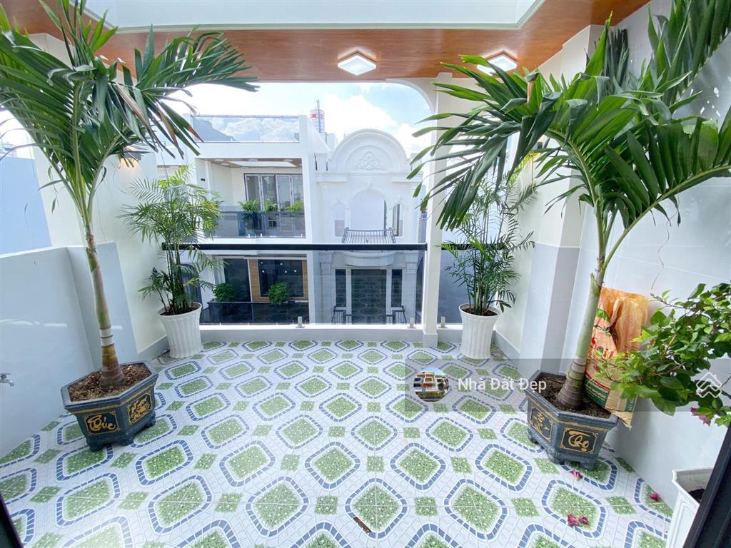 Nhà mới có thang máy 5 tấm đường nhựa đẹp 8m có vỉa hè full nội thất 4x15m đường hương lộ 2