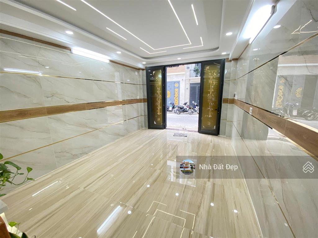 Nhà mới có thang máy 5 tấm đường nhựa đẹp 8m có vỉa hè full nội thất 4x15m đường hương lộ 2