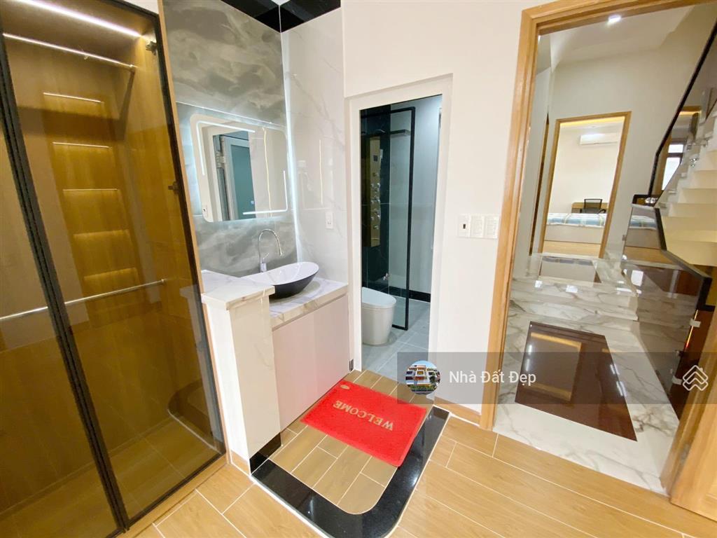Nhà mới có thang máy 6 lầu full nội thất 4x20m mặt tiền đường nhựa 12m lê văn quới giáp q. tân phú