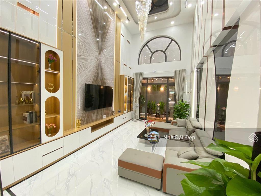 Nhà mới có thang máy 6 lầu full nội thất 4x20m mặt tiền đường nhựa 12m lê văn quới giáp q. tân phú